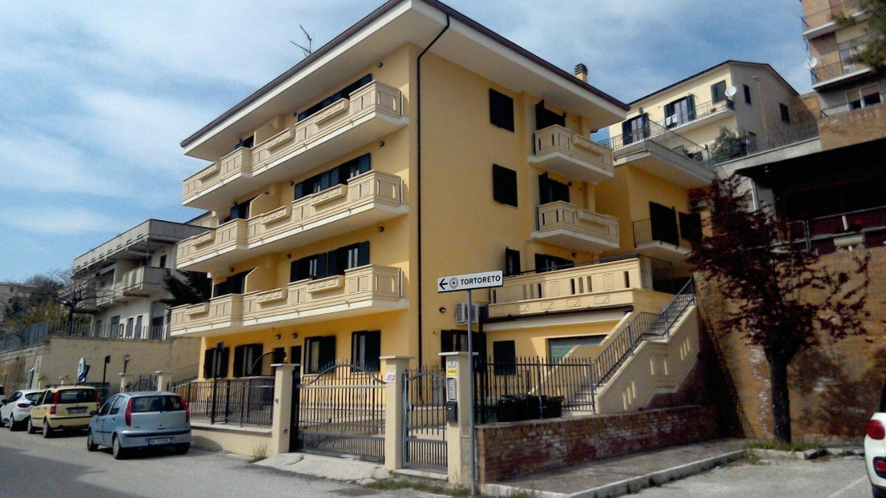 Verde Mare "Appartamenti Per Vacanze" Tortoreto Luaran gambar