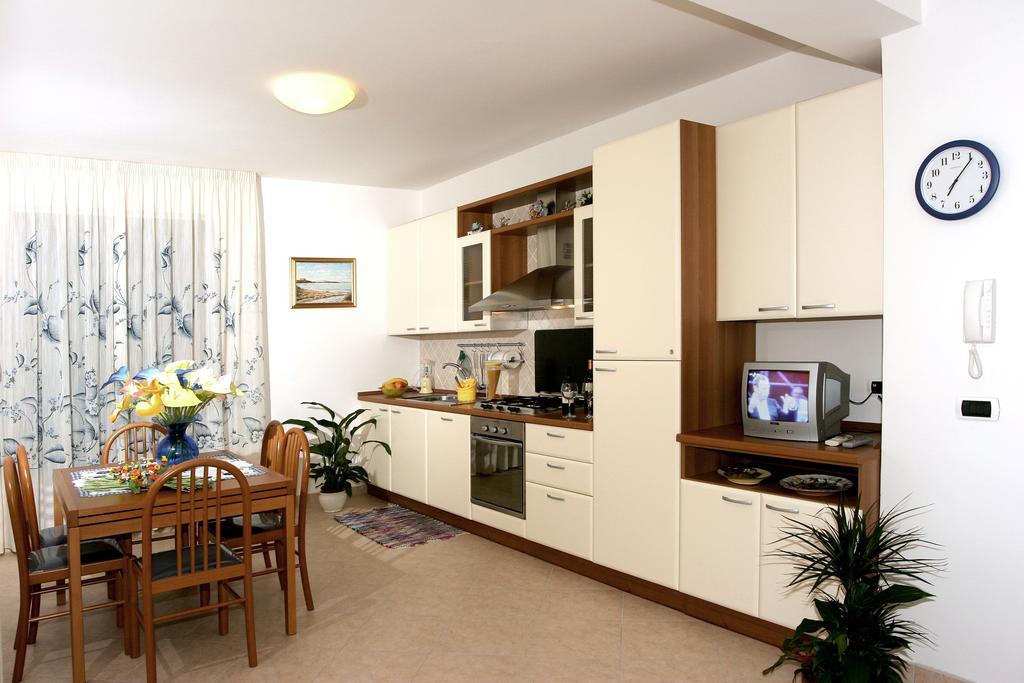 Verde Mare "Appartamenti Per Vacanze" Tortoreto Luaran gambar